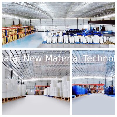 デュアルファンクション シリコーンエラストマーゲル： 鮮やかなマットとベルベットのようなソフトなリップ仕上げを両立