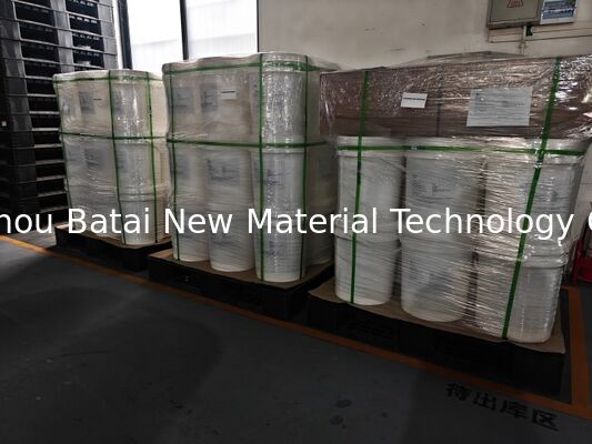 双機能シリコンラストーマージェル: 汚れ防止の高輝きとベラテティ・ソフトのマットな唇仕上げの両方を可能にします